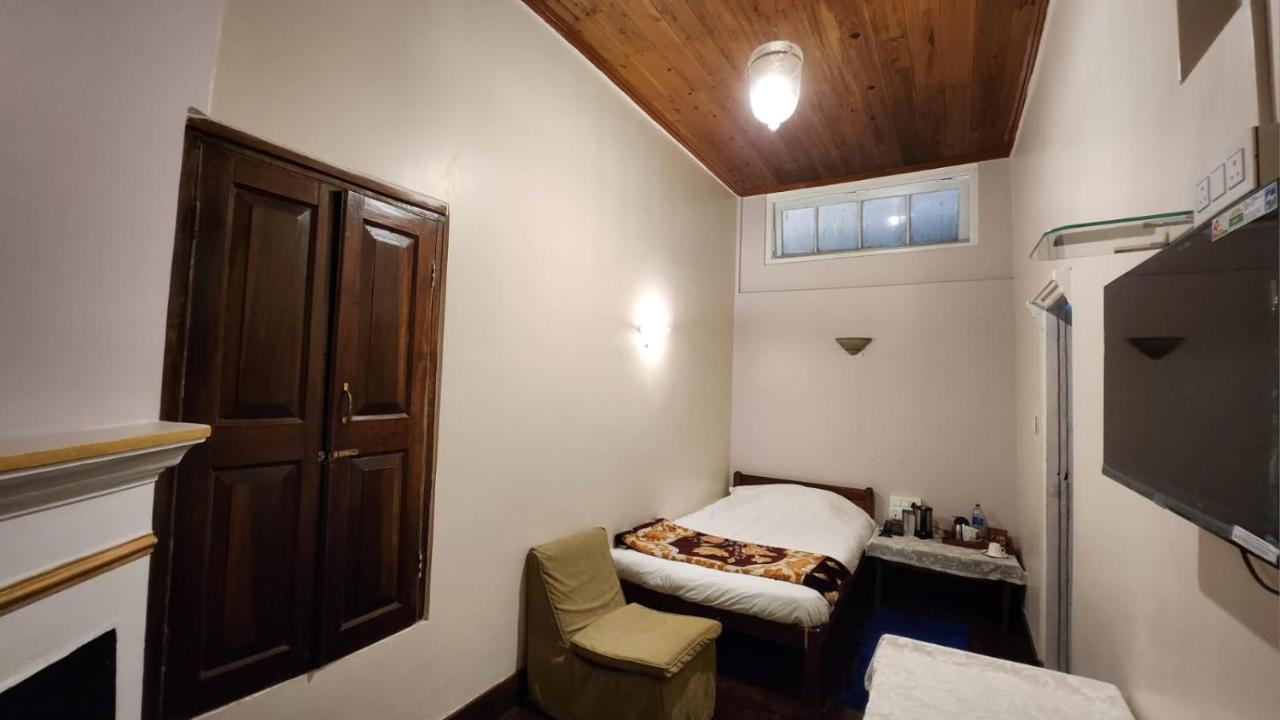 Ivanhoe Hotel Darjeeling  Bagian luar foto